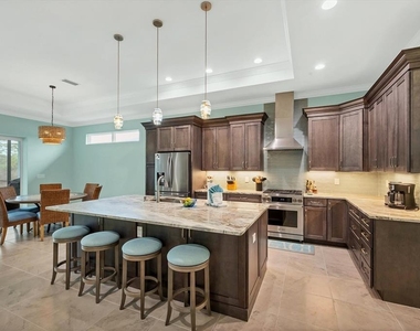 8936 Scallop Way - Photo Thumbnail 13