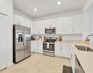 8757 Saint Kitts Circle - Photo Thumbnail 11