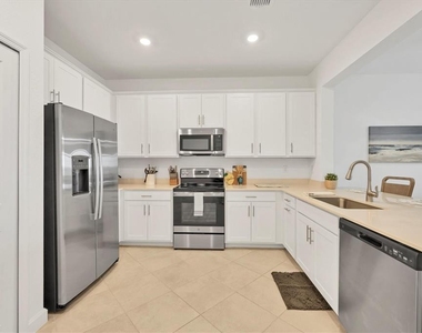 8757 Saint Kitts Circle - Photo Thumbnail 12