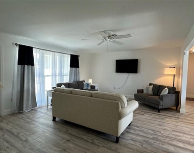 45 Oakland Hills Court - Photo Thumbnail 11