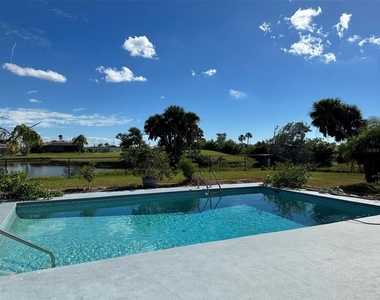 45 Oakland Hills Court - Photo Thumbnail 3