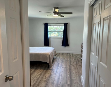 45 Oakland Hills Court - Photo Thumbnail 17