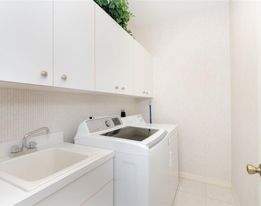 8280 Harborside Circle - Photo Thumbnail 25