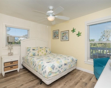 210 Bocilla Drive - Photo Thumbnail 33