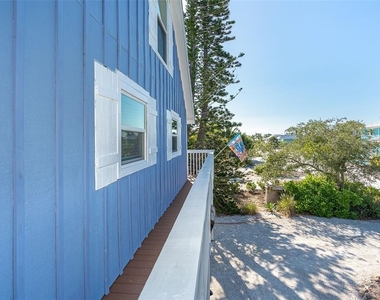210 Bocilla Drive - Photo Thumbnail 3