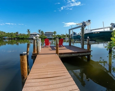 210 Bocilla Drive - Photo Thumbnail 54