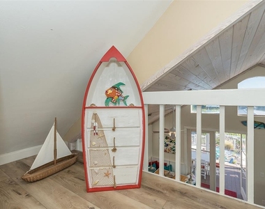 210 Bocilla Drive - Photo Thumbnail 32