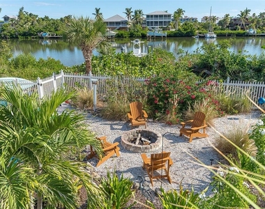 210 Bocilla Drive - Photo Thumbnail 44