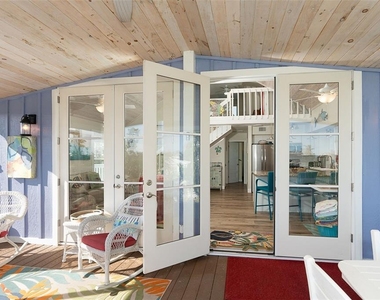 210 Bocilla Drive - Photo Thumbnail 15
