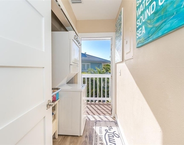 210 Bocilla Drive - Photo Thumbnail 38