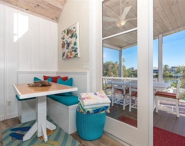 210 Bocilla Drive - Photo Thumbnail 20