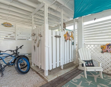 210 Bocilla Drive - Photo Thumbnail 41