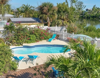 210 Bocilla Drive - Photo Thumbnail 46