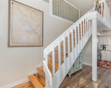 210 Bocilla Drive - Photo Thumbnail 26