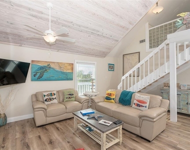 210 Bocilla Drive - Photo Thumbnail 25
