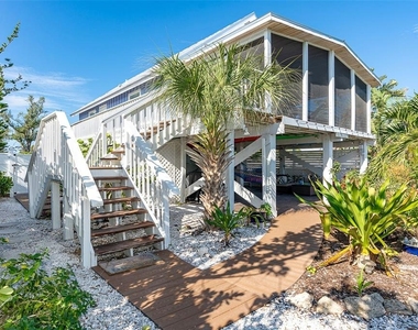 210 Bocilla Drive - Photo Thumbnail 8
