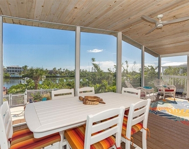 210 Bocilla Drive - Photo Thumbnail 14