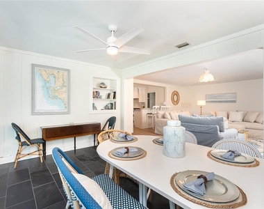 320 Anchor Row - Photo Thumbnail 8