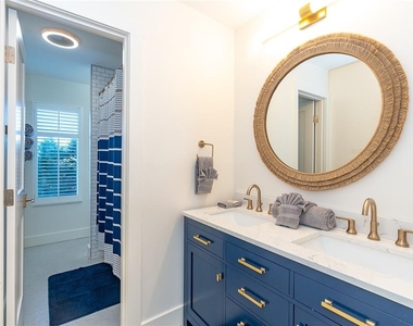 320 Anchor Row - Photo Thumbnail 28