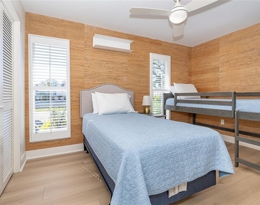 320 Anchor Row - Photo Thumbnail 30