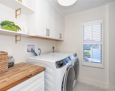 320 Anchor Row - Photo Thumbnail 34
