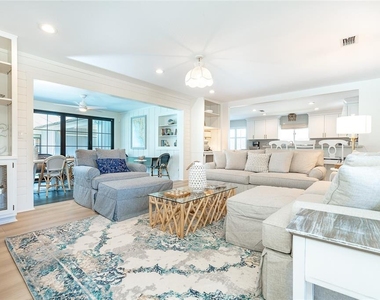 320 Anchor Row - Photo Thumbnail 5