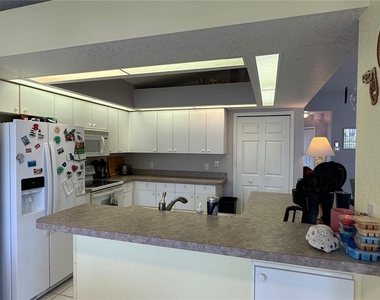107 Cottage Place - Photo Thumbnail 4