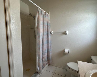 107 Cottage Place - Photo Thumbnail 14
