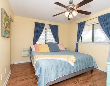 9542 Rum Runner Road - Photo Thumbnail 16