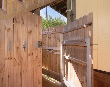9542 Rum Runner Road - Photo Thumbnail 4