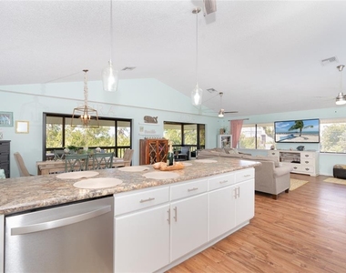 9542 Rum Runner Road - Photo Thumbnail 12