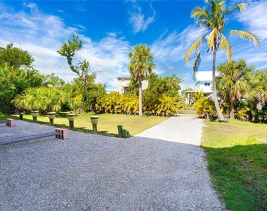 9542 Rum Runner Road - Photo Thumbnail 2