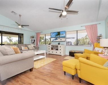 9542 Rum Runner Road - Photo Thumbnail 13