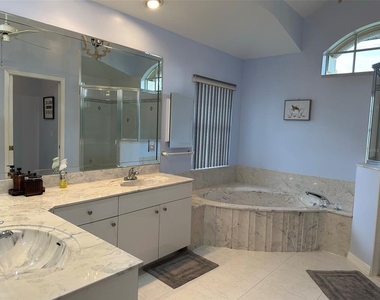 1238 Yorkshire Street - Photo Thumbnail 21