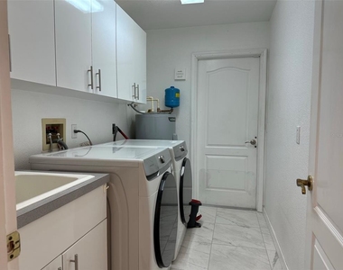 1238 Yorkshire Street - Photo Thumbnail 28