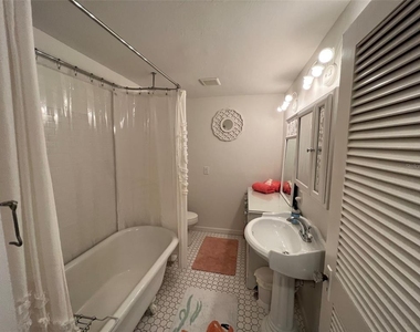 1626 New Point Comfort Road - Photo Thumbnail 34