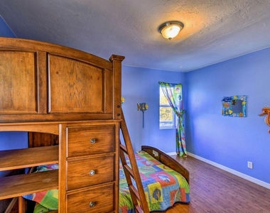 8876 Bay Street - Photo Thumbnail 13