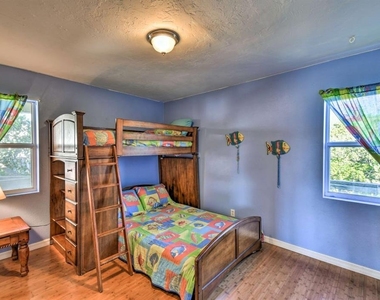 8876 Bay Street - Photo Thumbnail 11