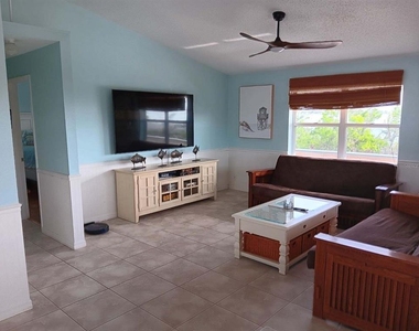 8876 Bay Street - Photo Thumbnail 6