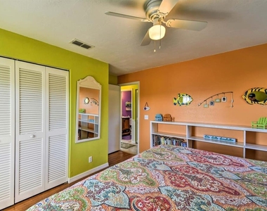 8876 Bay Street - Photo Thumbnail 10