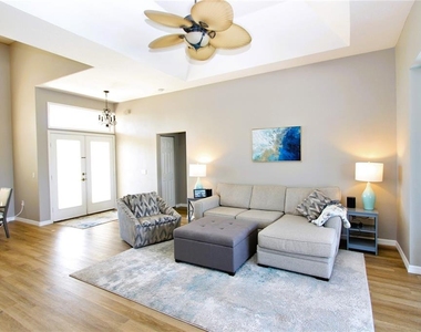 42 Mark Twain Lane - Photo Thumbnail 2