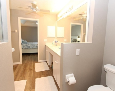 42 Mark Twain Lane - Photo Thumbnail 10