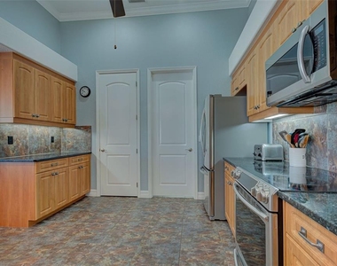 956 Boundary Boulevard - Photo Thumbnail 19