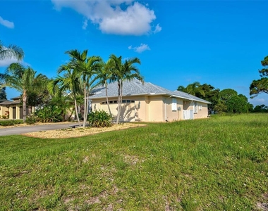 956 Boundary Boulevard - Photo Thumbnail 1