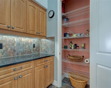 956 Boundary Boulevard - Photo Thumbnail 20