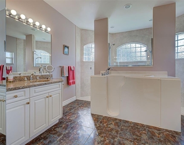 956 Boundary Boulevard - Photo Thumbnail 28
