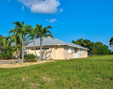 956 Boundary Boulevard - Photo Thumbnail 2