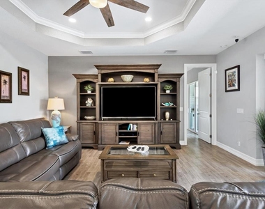 7403 Snow Drive - Photo Thumbnail 12