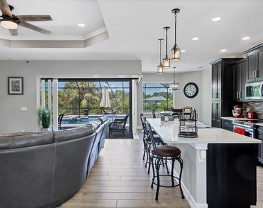 7403 Snow Drive - Photo Thumbnail 9