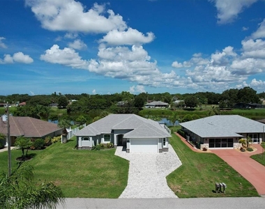 7403 Snow Drive - Photo Thumbnail 4